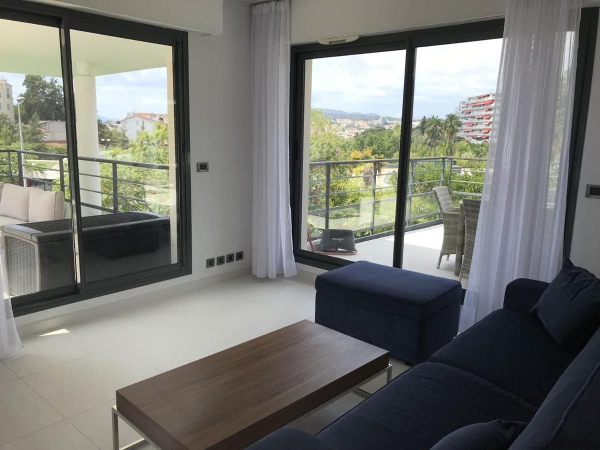 Appartement Montfleury, 2 Terrasses, 2 Chambres , 2 Sdb , Pkg Prive Piscine, 15 Min Walk To Croisette Beach And Palais Des Festivals كان المظهر الخارجي الصورة